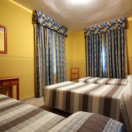 Fenix Hotel 2*